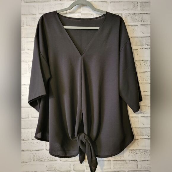 Tops - Women's black wing sleeved tie blouse size L, New!